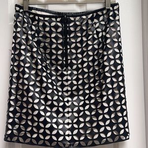 Vince Camuto miniskirt Faux leather overlay size10. Super cute- a bit edgy
